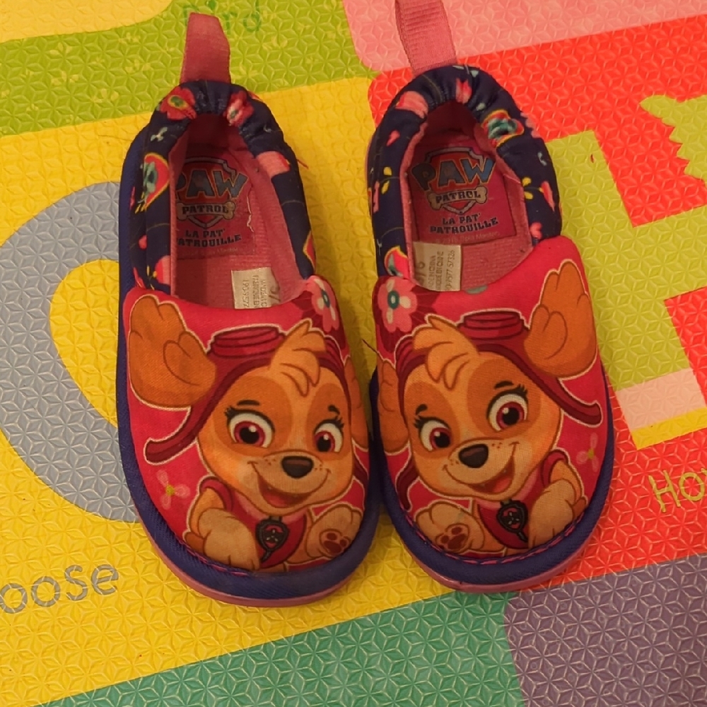 Infant Size 5-6 Paw Patrol Skye Slippers